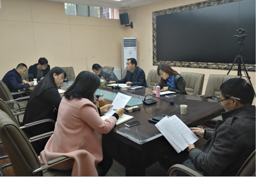 黄陵县信访局党支部召开会议专题学习贯彻落实十九大精神