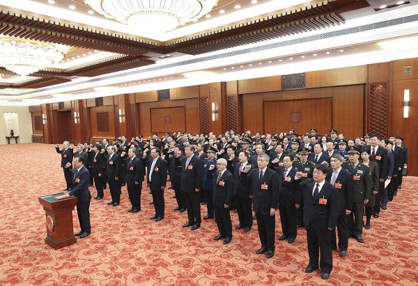 十三届全国人大一次会议举行第七次全体会议 决定国务院其他组成人员 国家主席习近平签署主席令任命