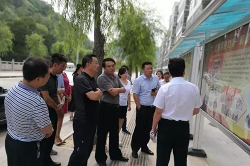 市委组织部一行莅临安塞区金明街道办城北社区检查指导工作