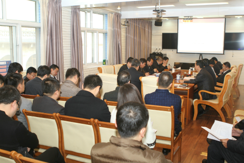 卢力群在市纪委、监察局机关专题学习会议上强调:把党规党纪刻印在心上 坚决推进全面从严治党