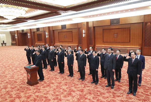 十三届全国人大一次会议举行第七次全体会议 决定国务院其他组成人员 国家主席习近平签署主席令任命