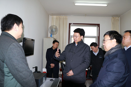 曹远勃到安塞区看望慰问生活困难 和乡镇基层的纪检监察干部